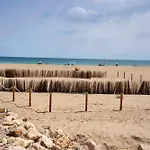 Seaview Beachlove Les Deveses *