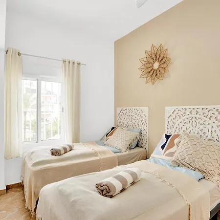 Seaview Beachlove Les Deveses Apartmán
