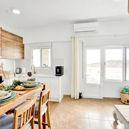 Апартаменты Seaview Beachlove Les Deveses